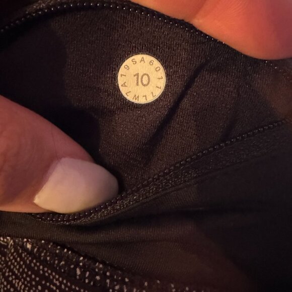 Lululemon Speed Short Bit Point Ice Grey‎ Black size 10 W7A19S - Picture 3 of 6